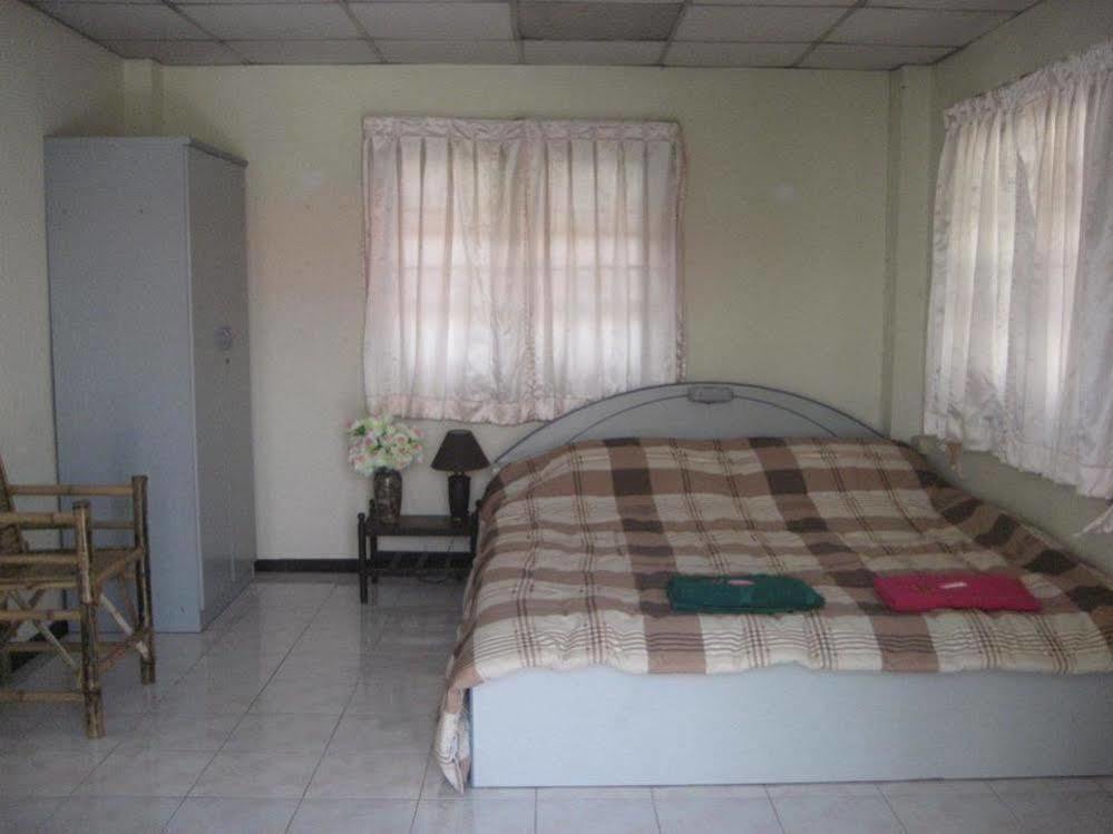 Sri Krung Guest House Phra Nakhon Si Ayutthaya Luaran gambar